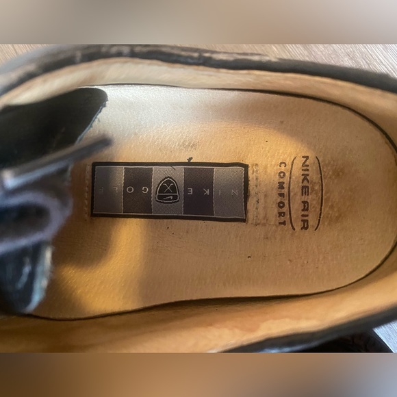 Women’s Nike Air spiked golf shoes - Picture 3 of 5